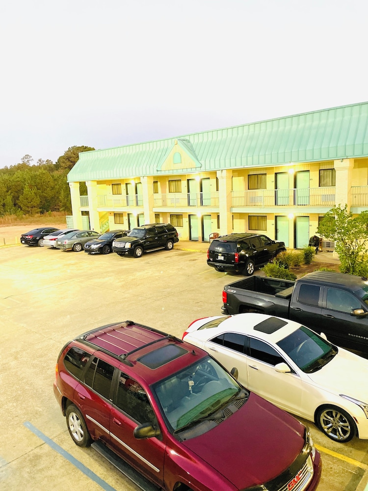 Western Inn Express - photo 20
