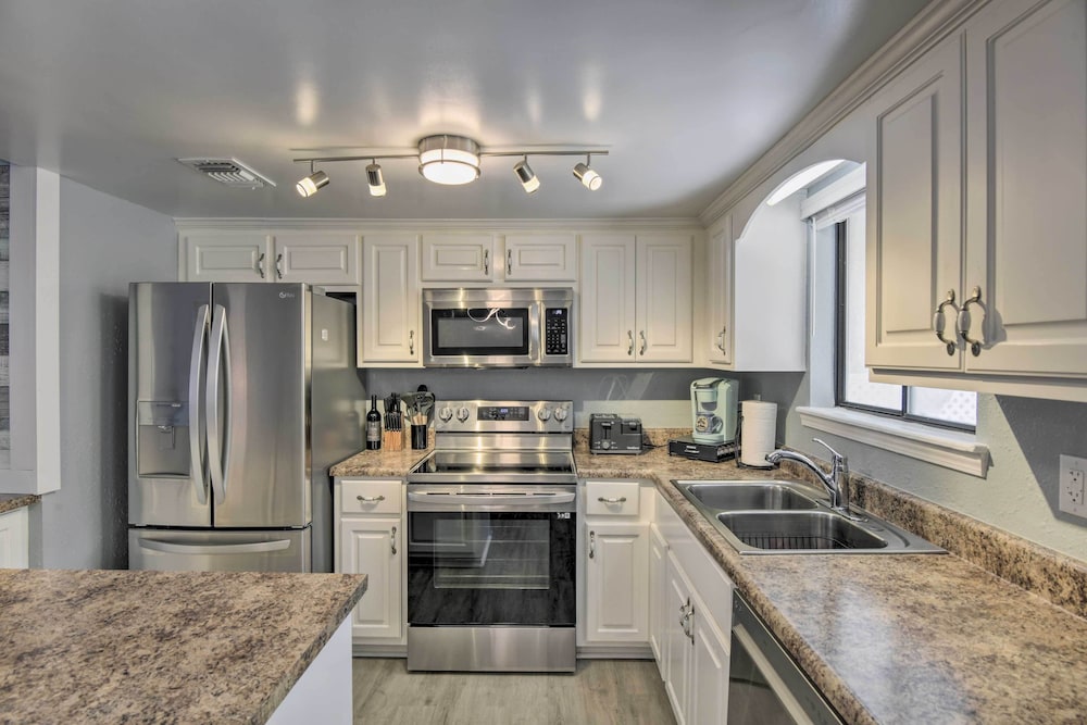 Updated PCB Resort Townhome Walk to Beach - photo 19
