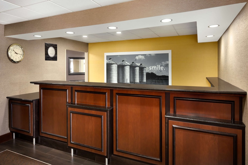 Hampton Inn St. Joseph - photo 2