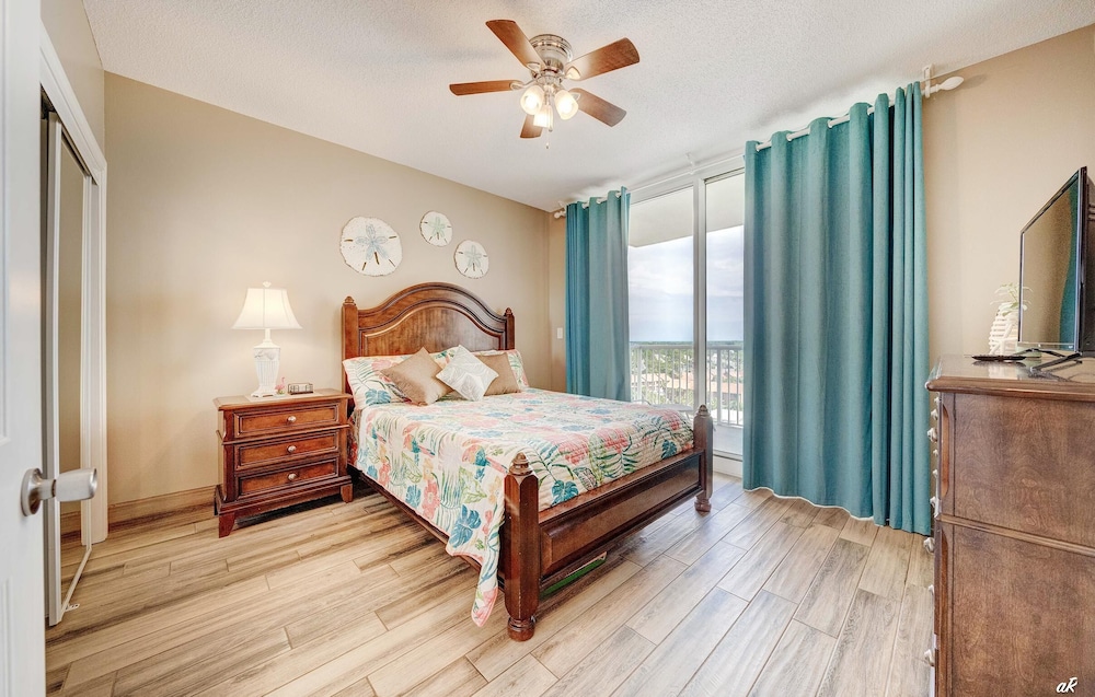 Majestic Beach Towers 2 901 - photo 3