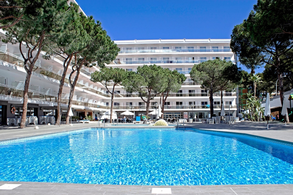 Hotel Best Oasis Park in Salou, Spain
