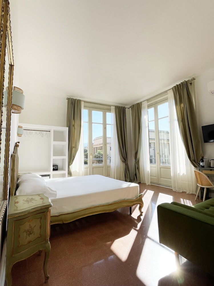 Isola - last minute hotel in Messina