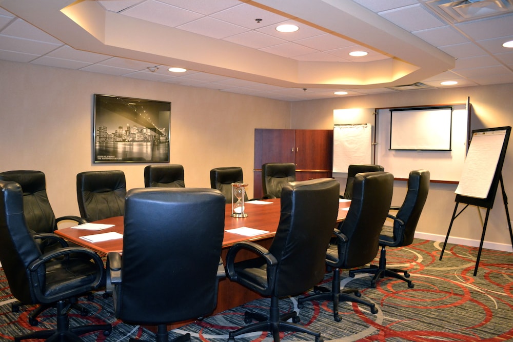 Holiday Inn Express Hotel & Suites Waterford by IHG - photo 90