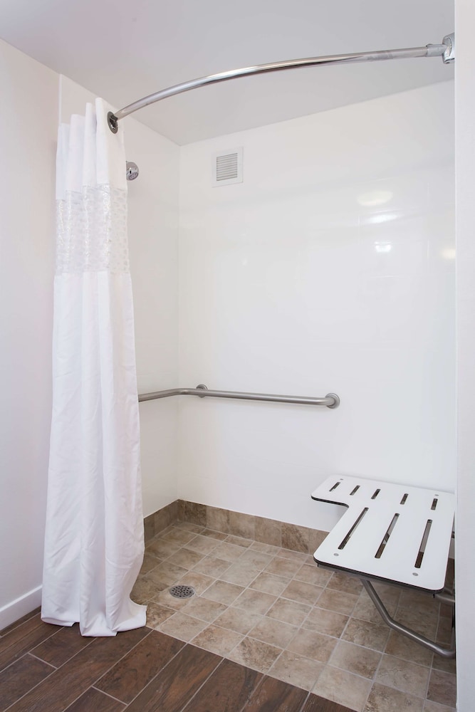 Hampton Inn by Hilton Troy - photo 22