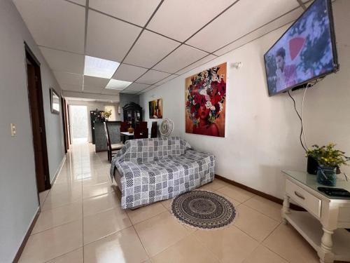 Casa amplia cerca a UKUMARI parque CONSOTA y excelentes restaurantes — 4-Star Luxury Hotel in Pereira, Colombia
