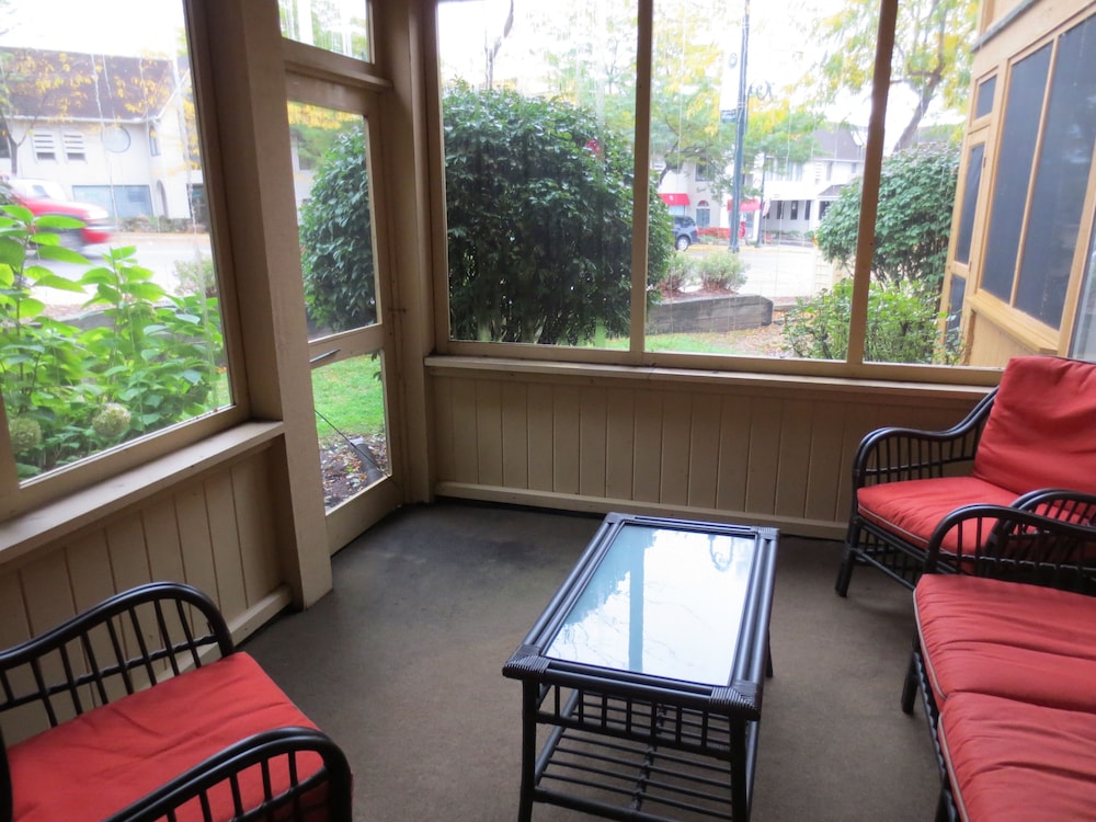 Pointes North Inn - photo 5