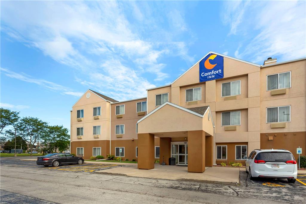 Comfort Inn & Suites Green Bay Stadium Area - photo 2