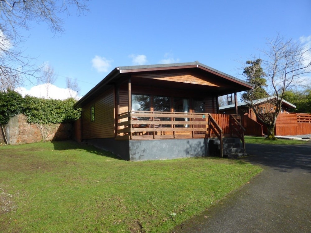 Bluebell Lodge 7 with Hot Tub — 4-Star Luxury Hotel in Newton Stewart, United Kingdom