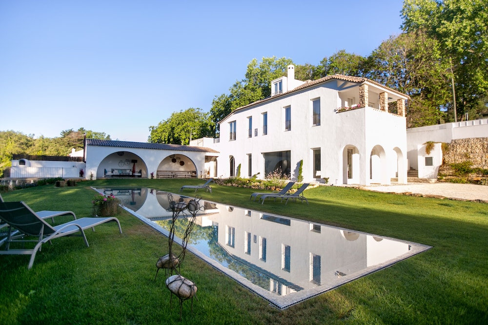 Exclusive Luxury Villa in Sintra — 4-Star Luxury Hotel in Cascais, Portugal
