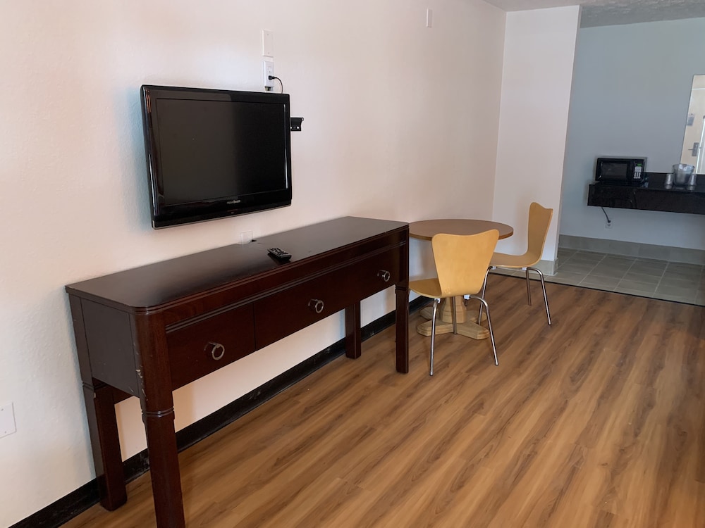 FairBridge Inn Express North Lima - photo 15