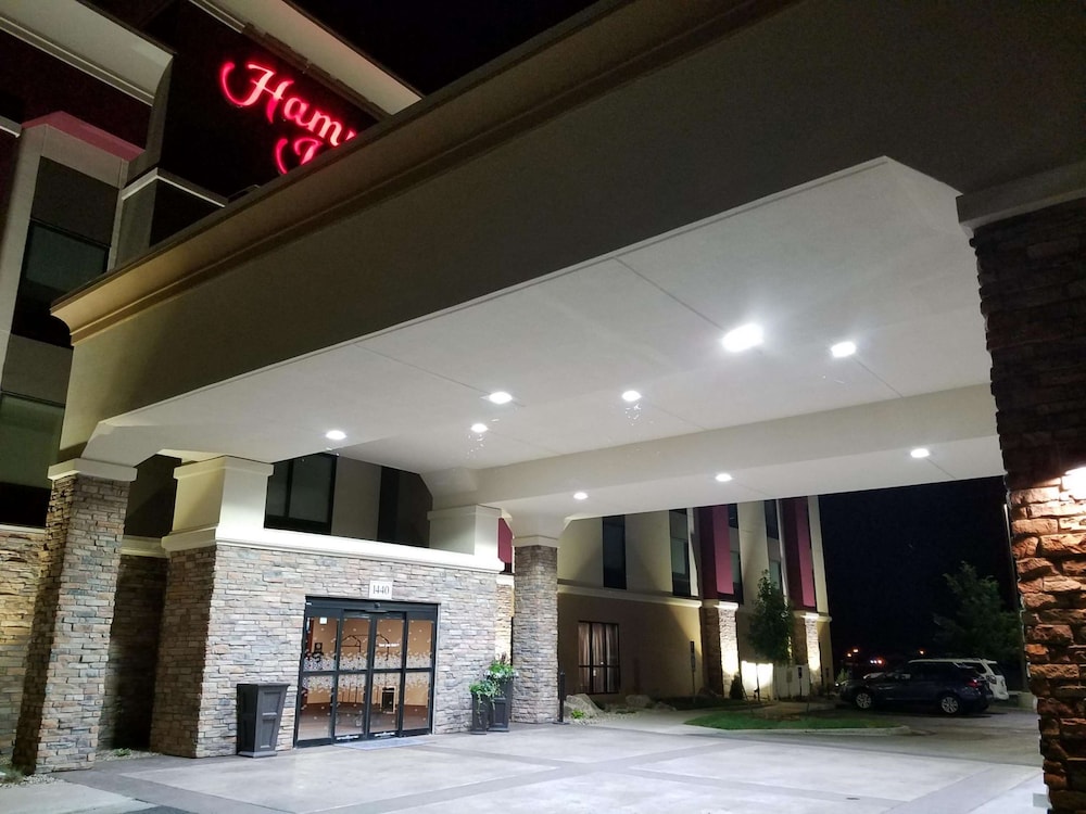 Hampton Inn Bismarck - photo 44