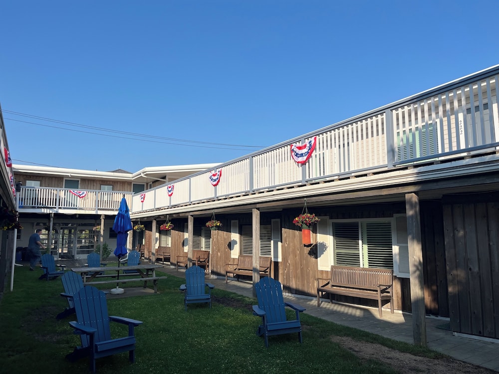 Vineyard Harbor Motel Private Beach - photo 417