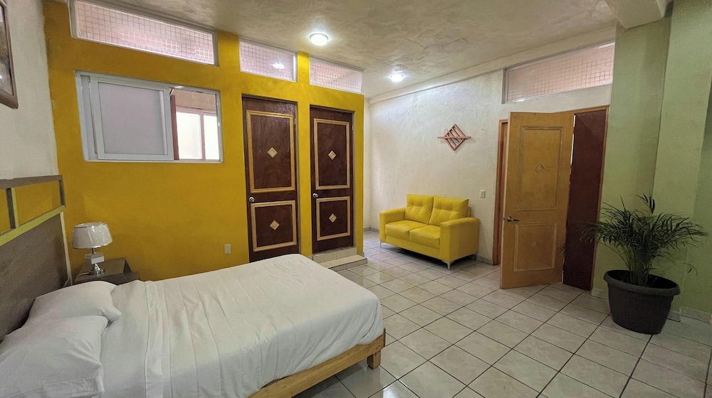 OYO Hotel Museo Carnaval in Huejotzingo, Mexico