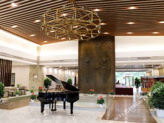 Sun Holiday in Chengxiang, People's Republic of China