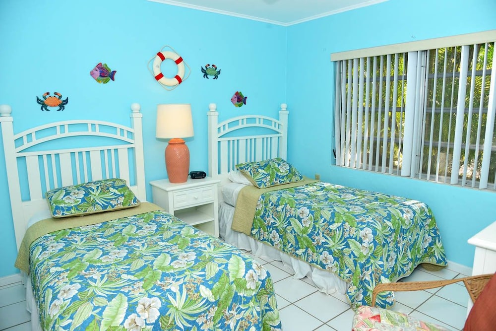 The Palmview and Sandpiper Inns - photo 44