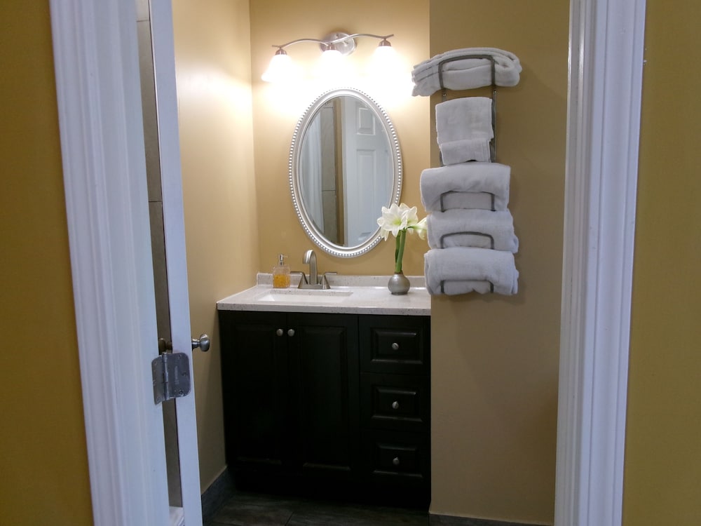 Carmel Wayfarer Inn - photo 19