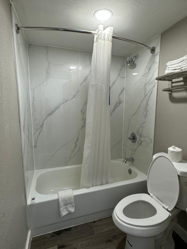 Motel6 Greenwood MS - photo 14