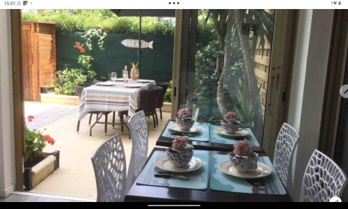 Le Jardin de la Mer Plage Jardin Parking Velos in Villeneuve-Loubet, France