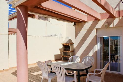 Espectacular Ático con Parking y Terraza con BBQ — 4-Star Luxury Hotel in Salobrena, Spain