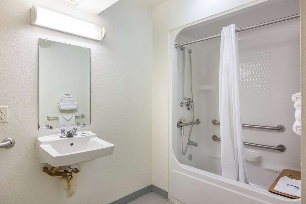 Motel 6 Fredericksburg VA North - photo 17