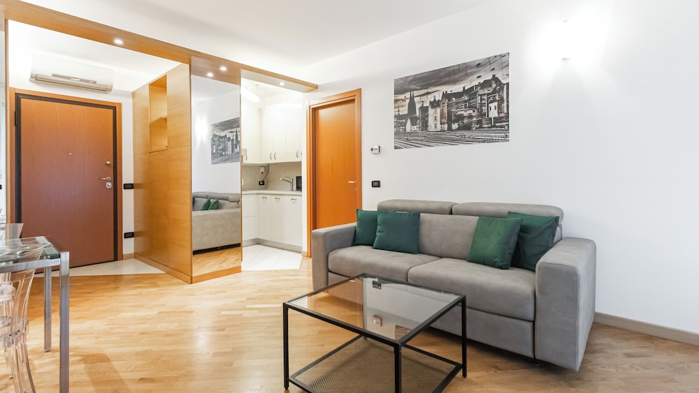 Italianway Ceroni 10 — 4-Star Luxury Hotel in Milan, Italy