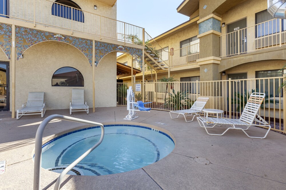 Quality Inn Phoenix Scottsdale West - photo 20