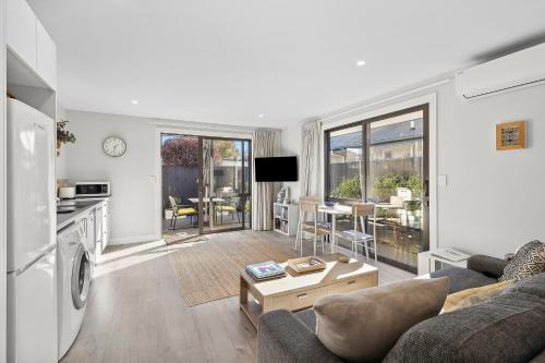 Modern Sunny Central — 4-Star Luxury Hotel in Motueka, New Zealand