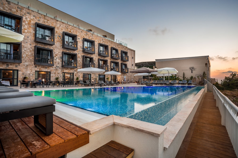 Kedem Hotel — Tirat Karmel