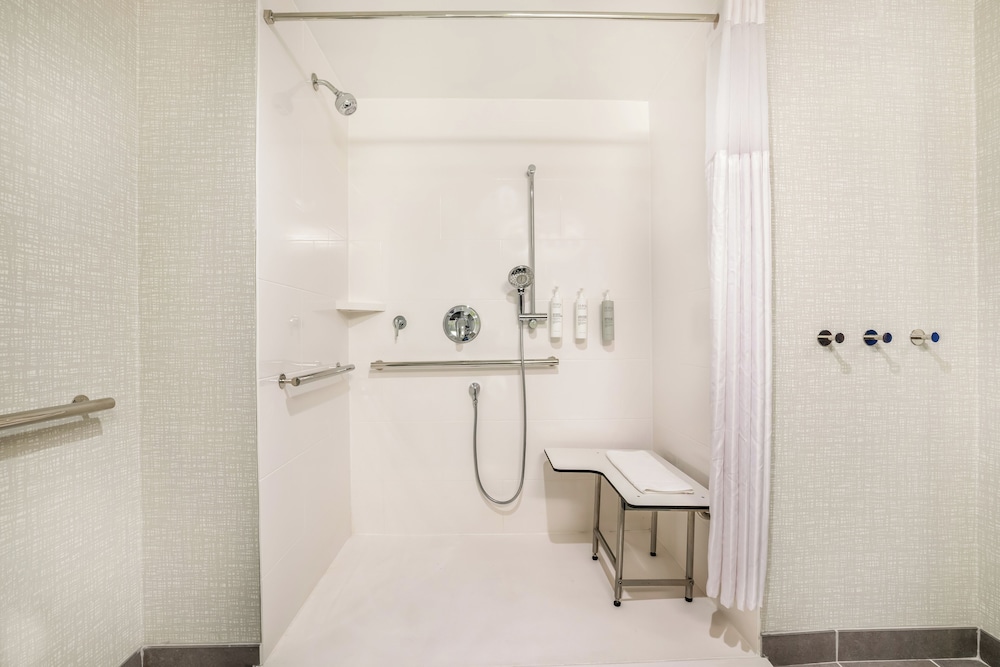 Hampton Inn Fort Myers Downtown - photo 17