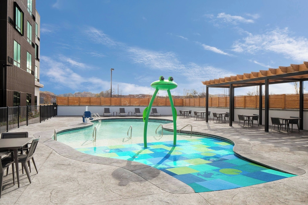 Courtyard by Marriott Kodak Sevierville - photo 13