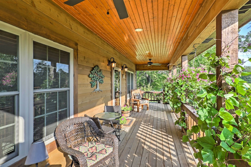 Beautiful Makanda Cabin in Shawnee National Forest — 4-Star Luxury Hotel in Festus, United States