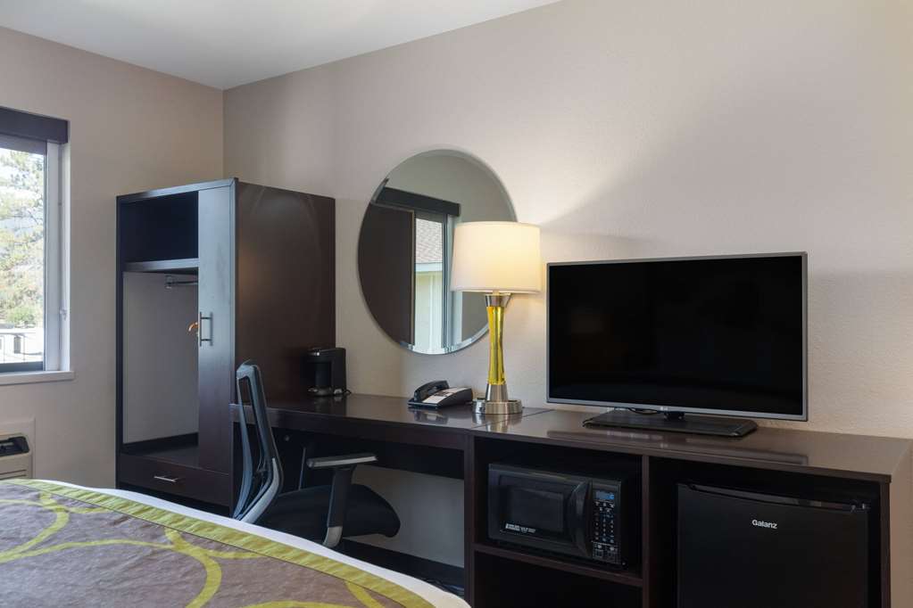 Super 8 by Wyndham St. Regis - photo 21