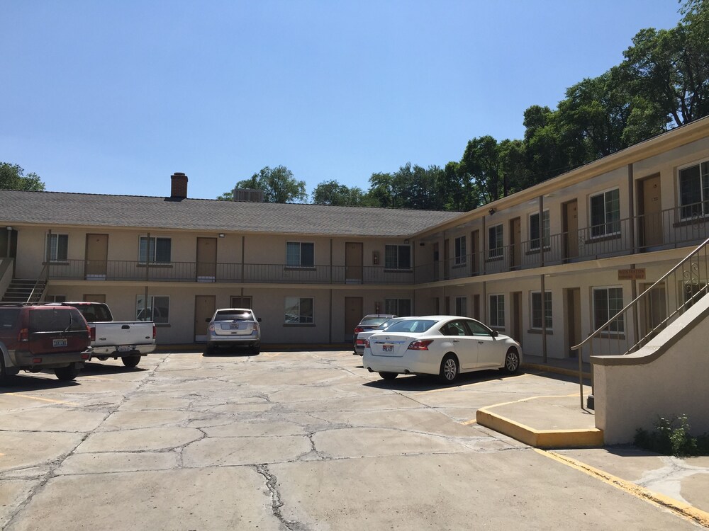 Centre Motel - photo 14