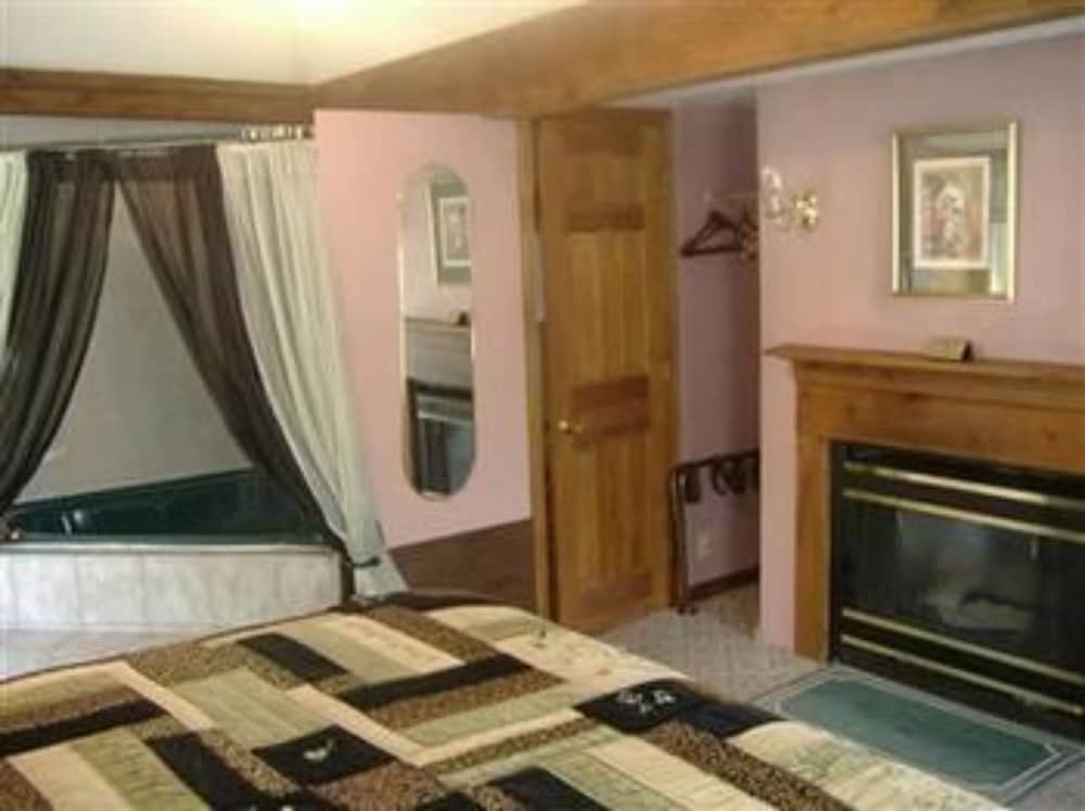 Sturbridge Country Inn - photo 26