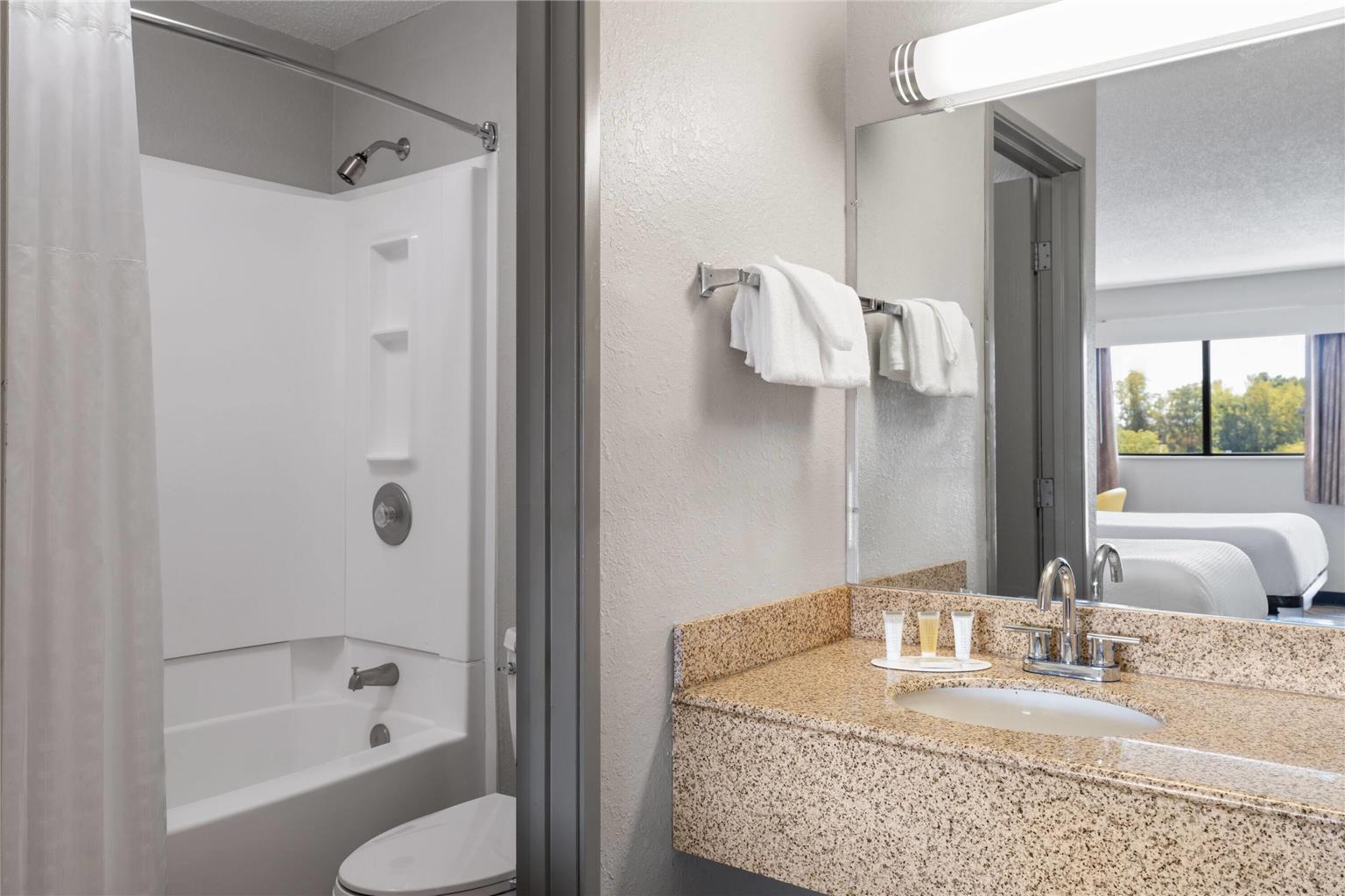 Days Inn by Wyndham Cloverdale Greencastle - photo 37