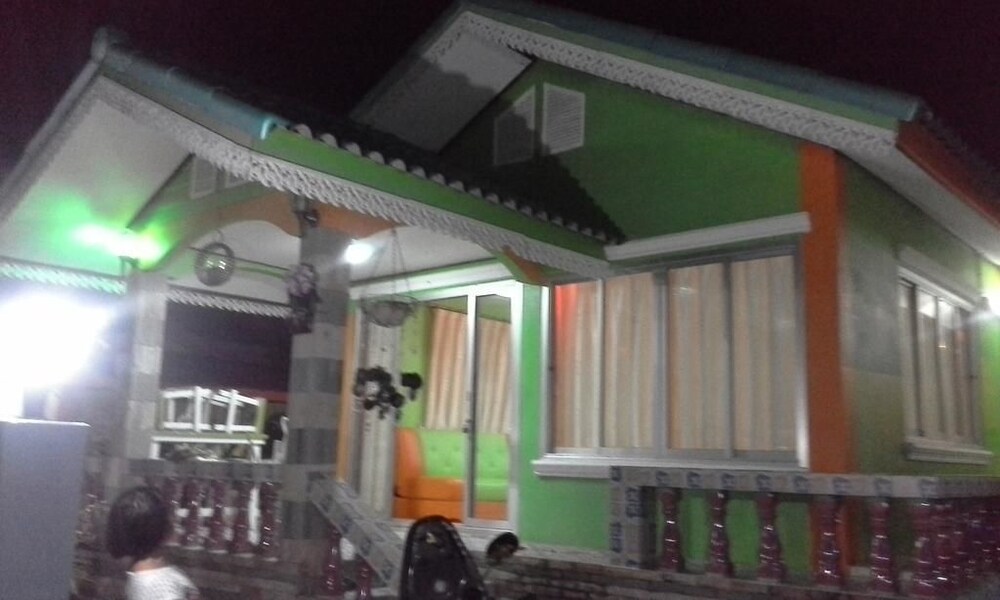 Buachompoo View Resort Koh Sichang in Chon Buri, Thailand