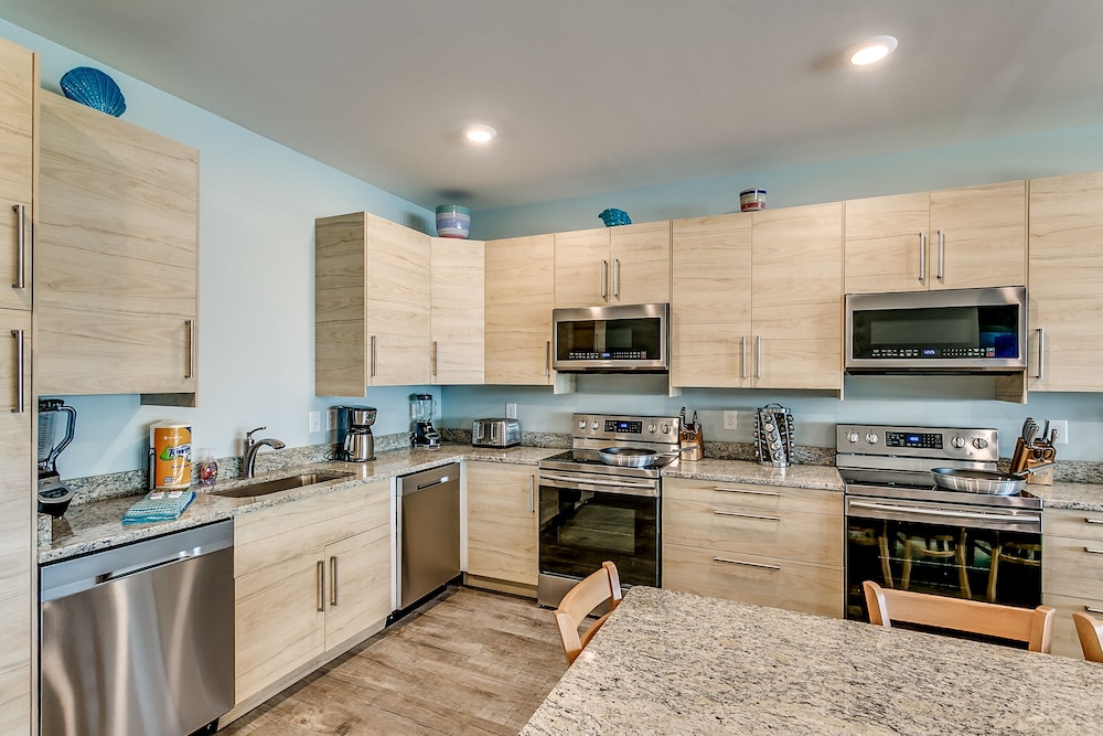 Together Resorts Cherry Grove Resort at 5401 A N Ocean Blvd - photo 17