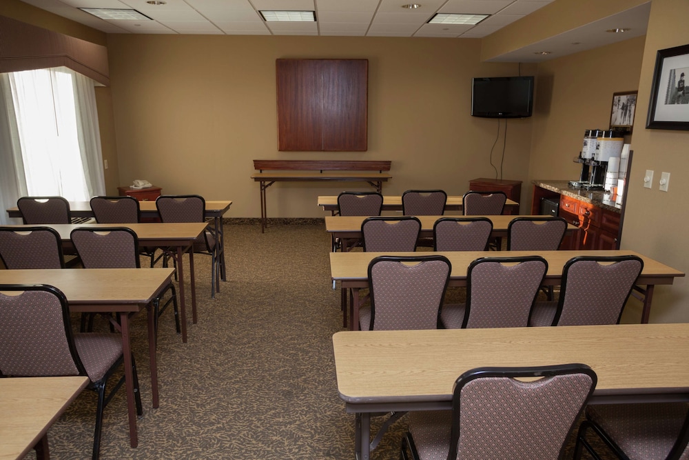 Hampton Inn Oneonta - photo 47