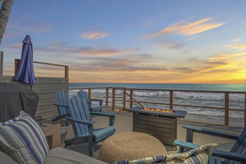 Private beach toes on the Sand Waterworld — hotel in Dana Point