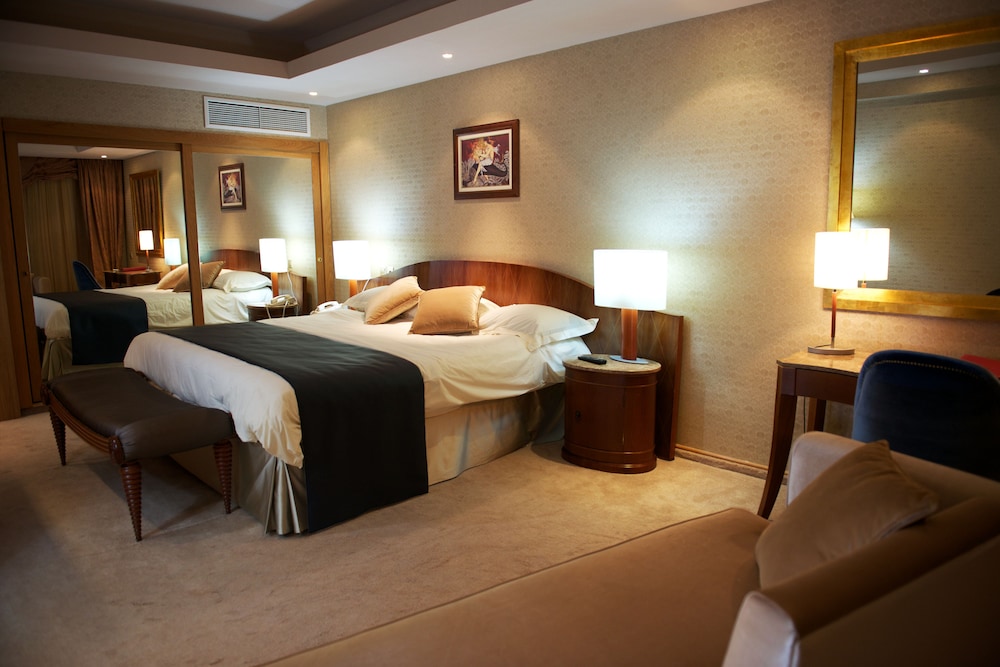 Adams Beach Hotel & Spa Ayia Napa Cyprus — Room (photo 5 of 5)