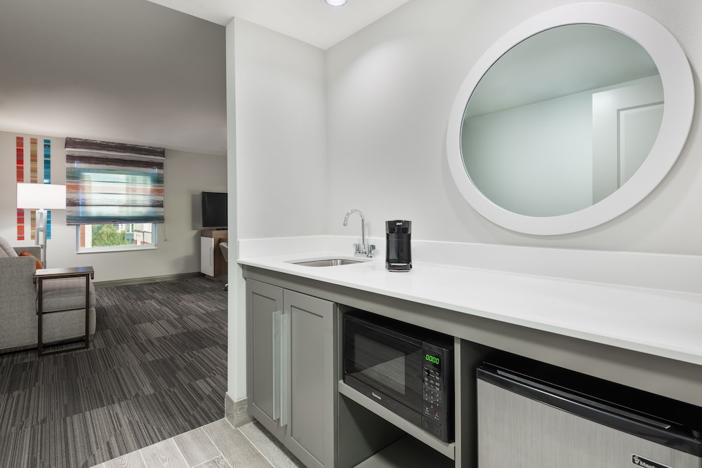 Hampton Inn & Suites Atlanta Buckhead Place - photo 16