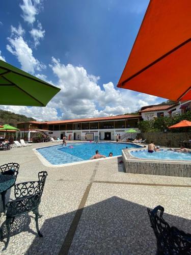 Hotel Campestre La Montaña - carbon neutral hotel in San Gil