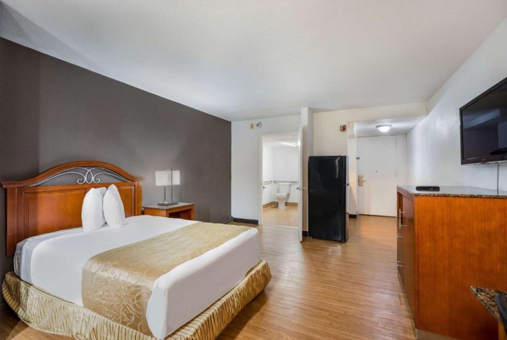 OYO Hotel Orlando Airport - photo 6