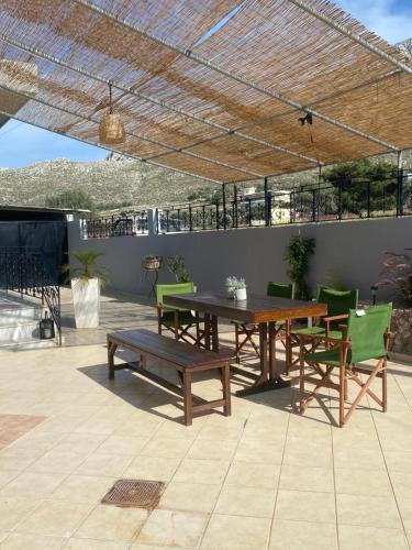 Kasteli Cozy House — 4-Star Luxury Hotel in Archangelos, Greece