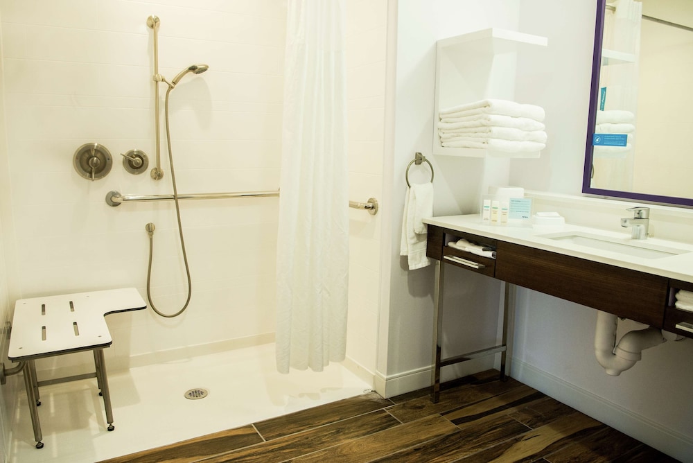 Hampton Inn & Suites by Hilton Warrington Horsham - photo 31