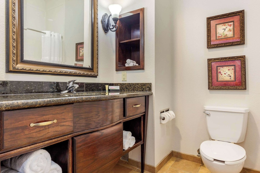 Clarion Pointe Sulphur Springs - photo 29