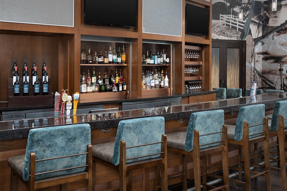Embassy Suites Springfield - photo 41