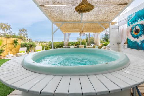 The White Cycladic Style Apt with Plunge Pool — 4-Star Luxury Hotel in Hersonissos, Greece