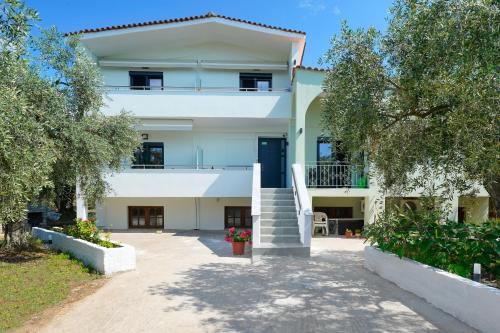 Sofia's Olive Grove - carbon neutral hotel in Unknown City
