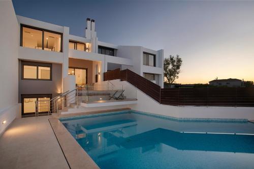 Serenity Villa — 4-Star Luxury Hotel in Korinthos, Greece